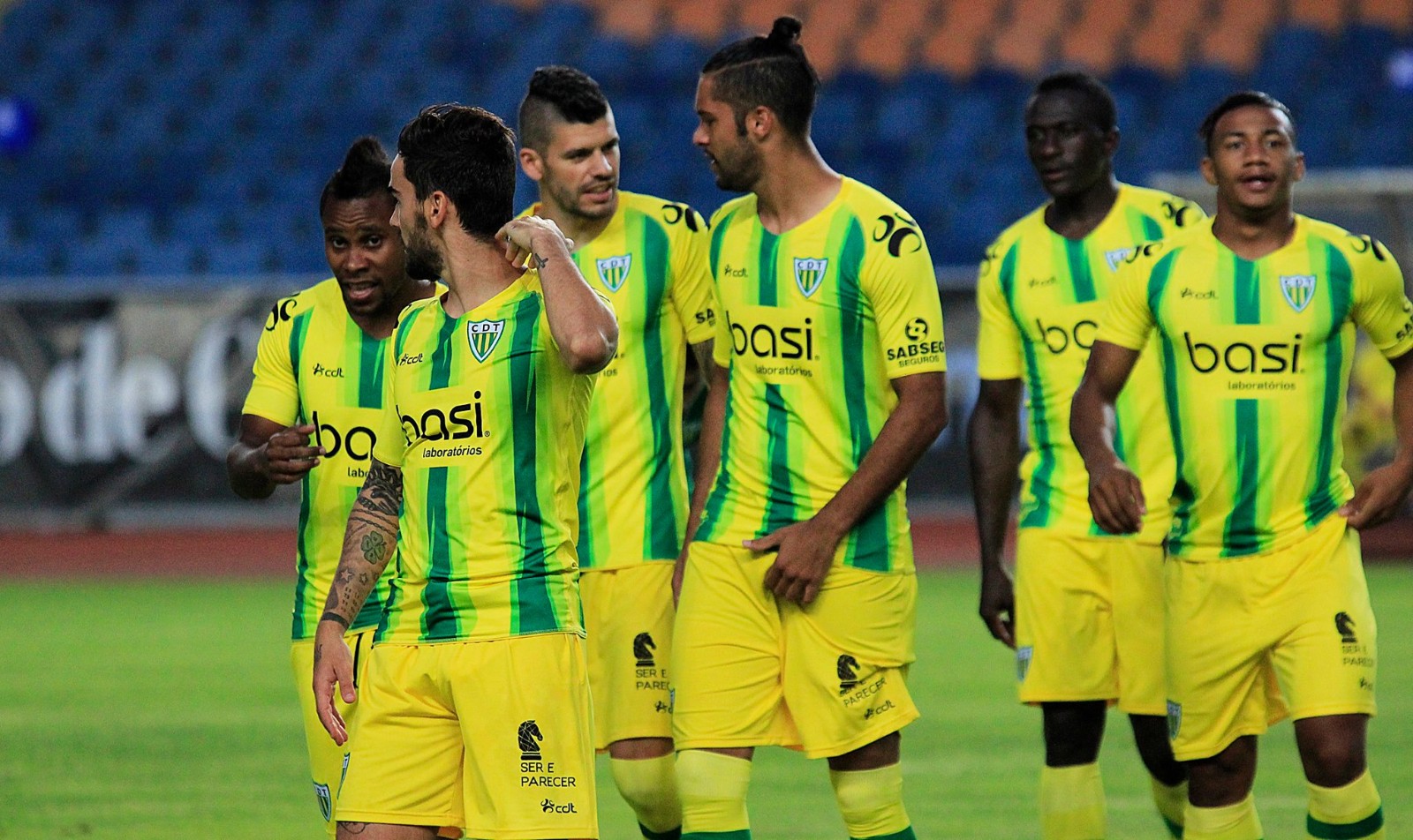 CD Tondela 2017-18 Home Kit