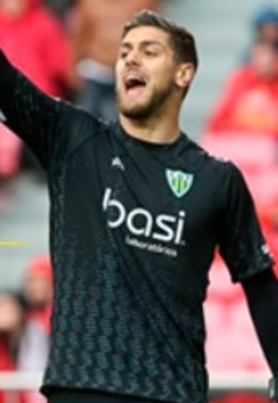 CD Tondela 2017-18 GK 1 Kit