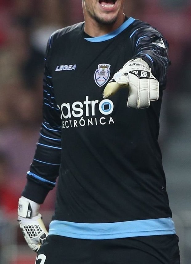 CD Feirense 2017-18 GK 2 Kit