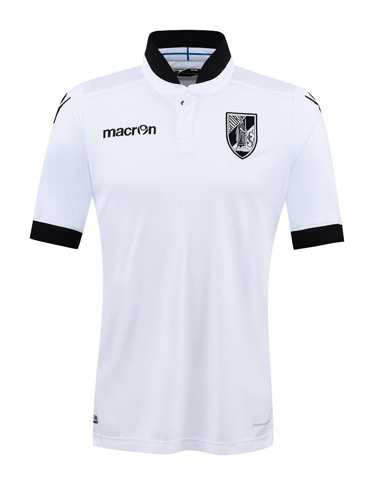 Vitória SC 2016-17 Home Kit