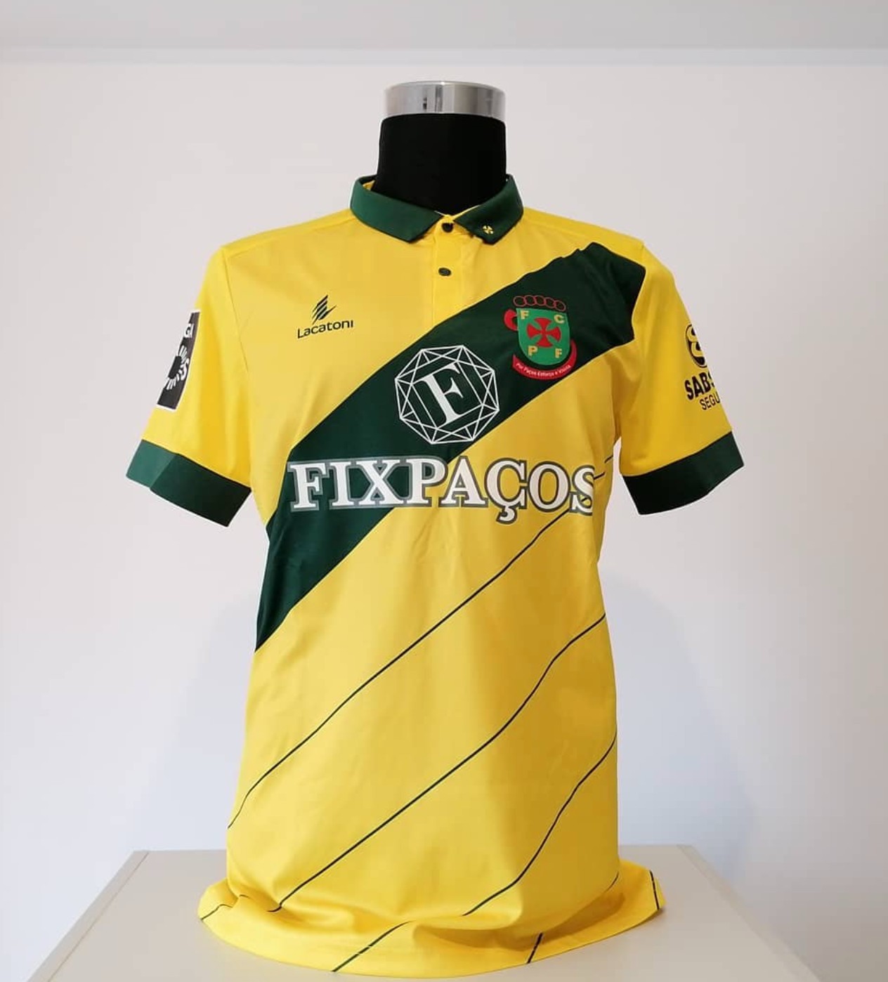 Paços de Ferreira 2016-17 Home Kit