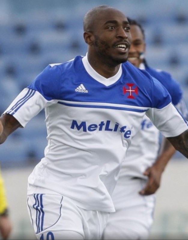 CF Os Belenenses 2012-13 Away Kit