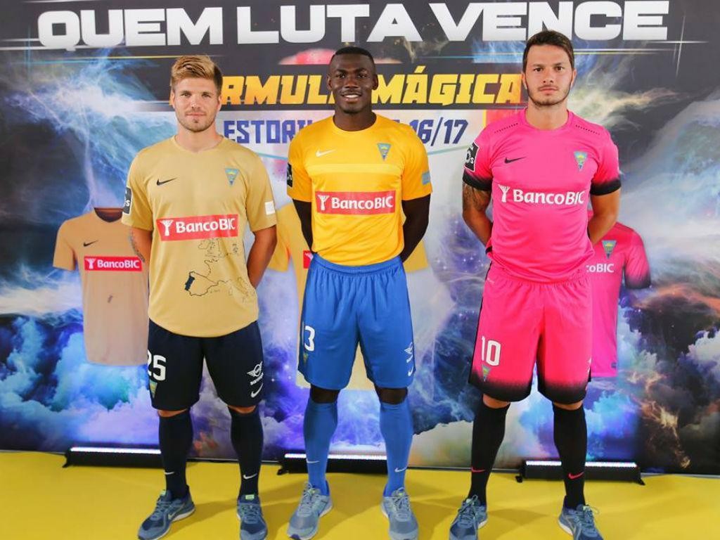 Estoril Praia 2016-17 Third Kit