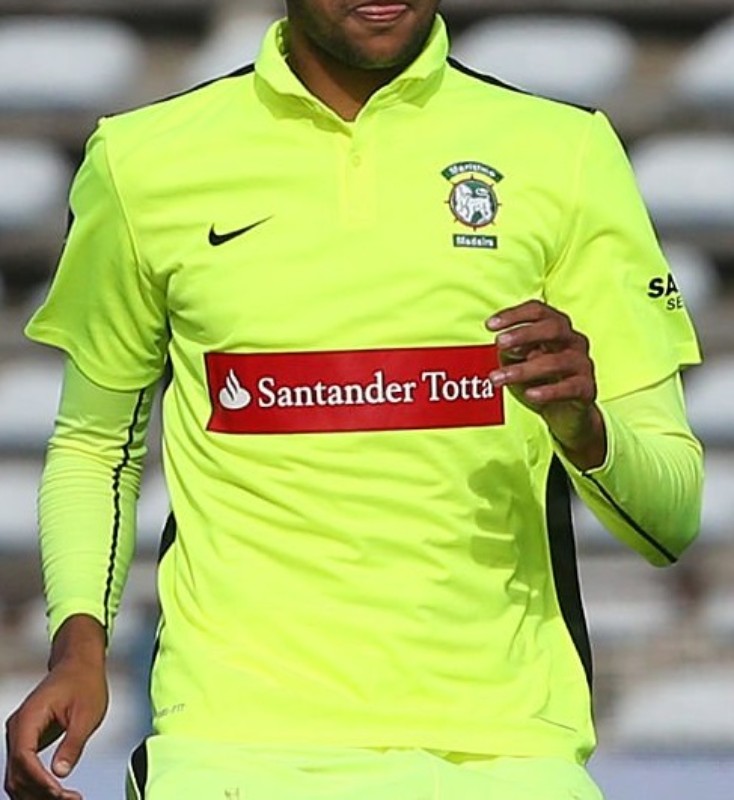 Maritimo 2016-17 Away Kit