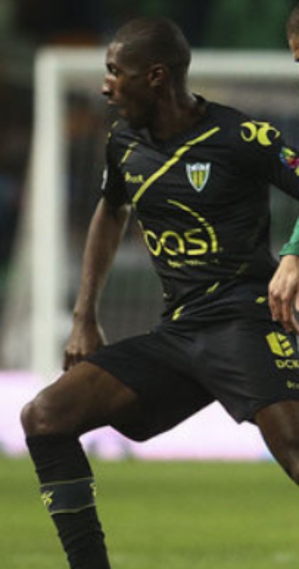 CD Tondela 2015-16 Away Kit
