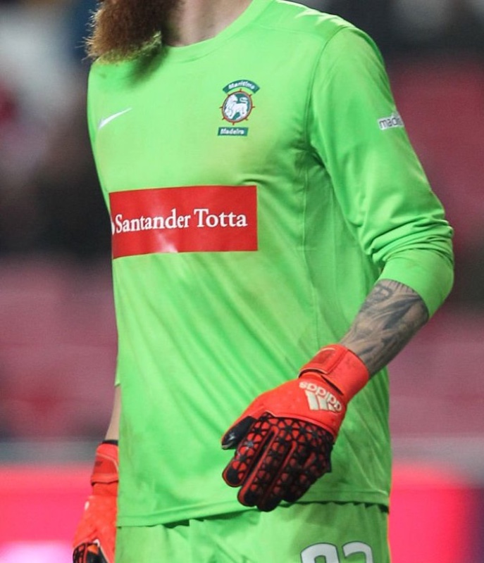 Maritimo 2015-16 GK 1 Kit