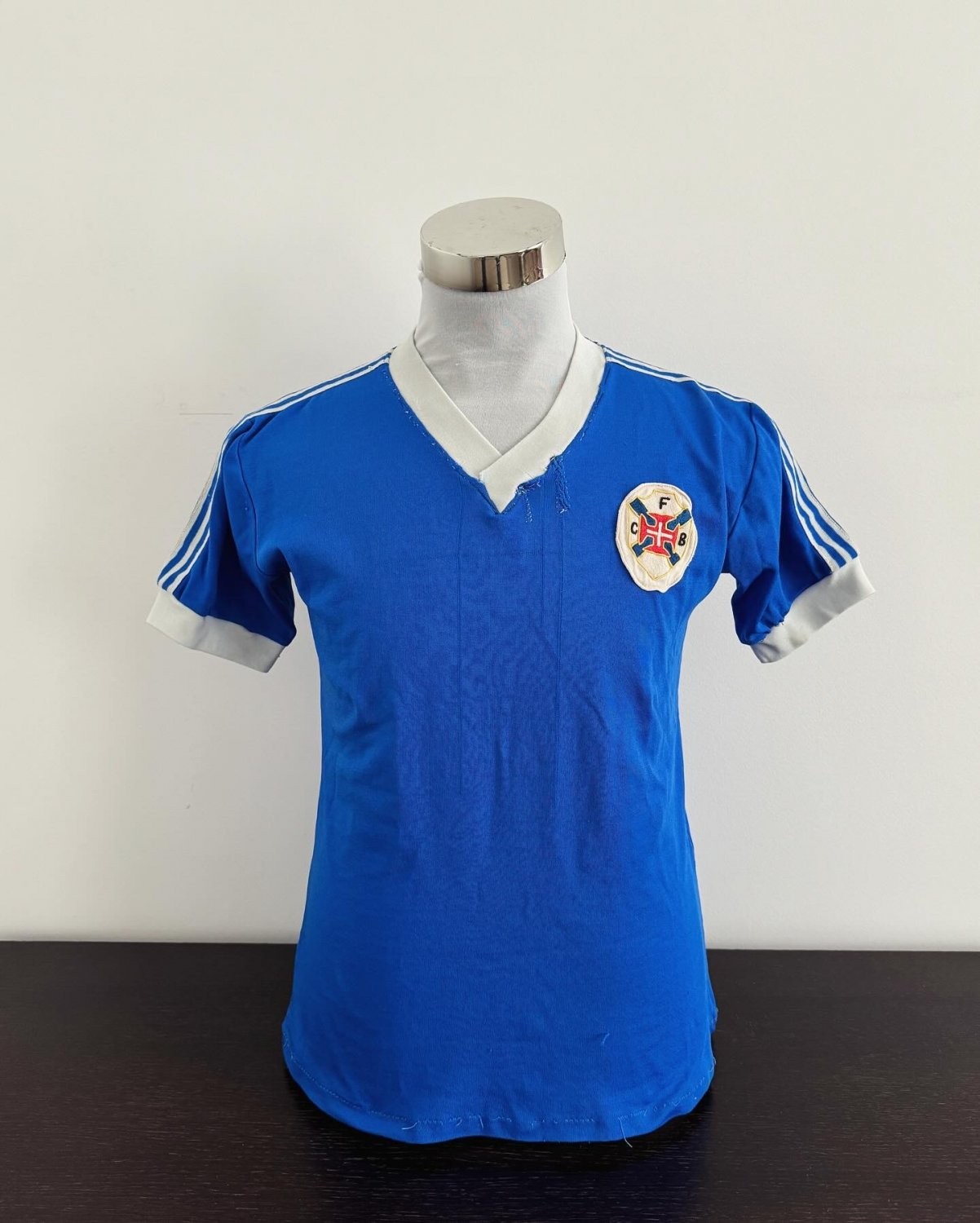 CF Os Belenenses 1981-82 Home Kit