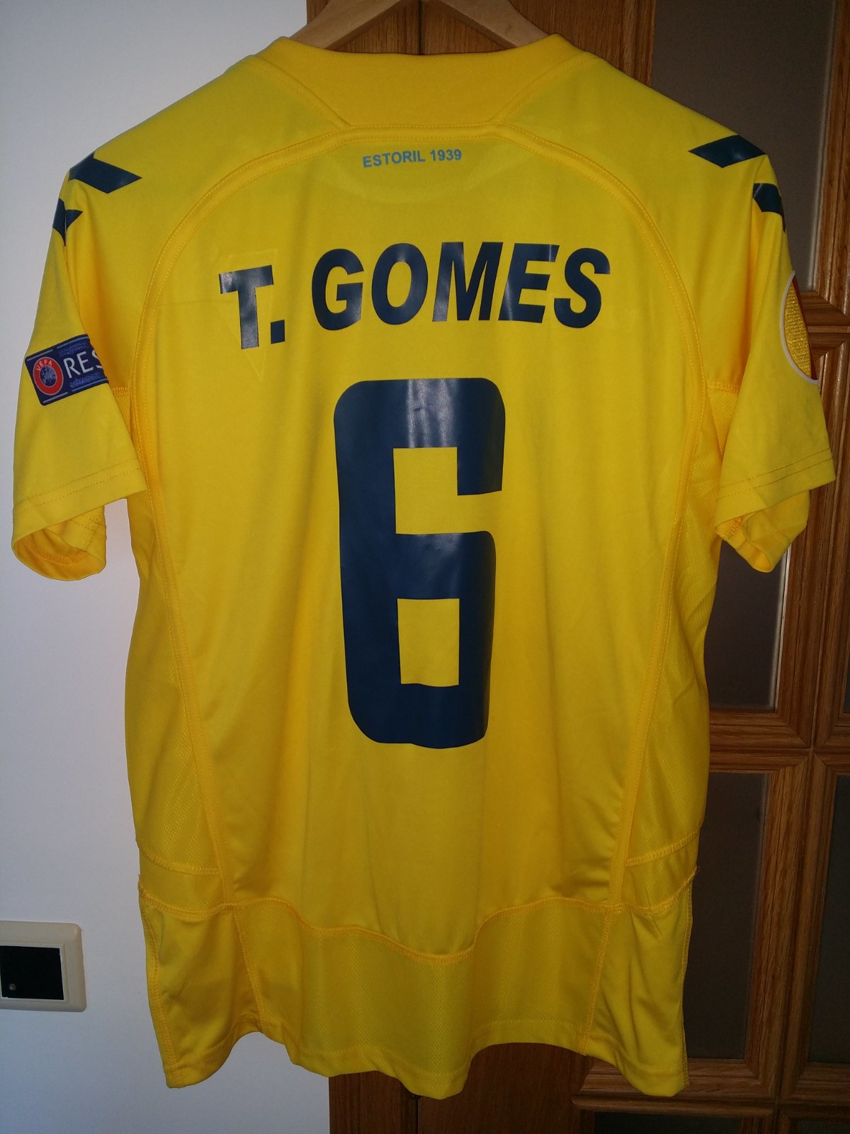 Estoril Praia 2013-14 Home Kit