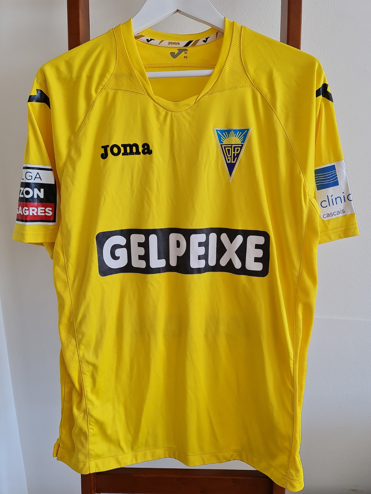 Estoril Praia 2012-13 Home Kit