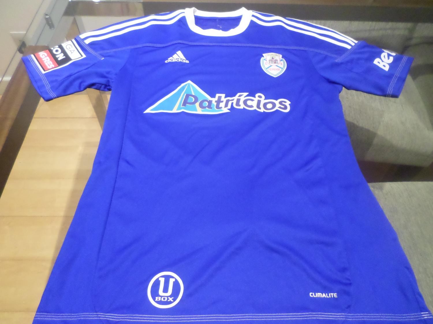 CD Feirense 2011-12 Home Kit