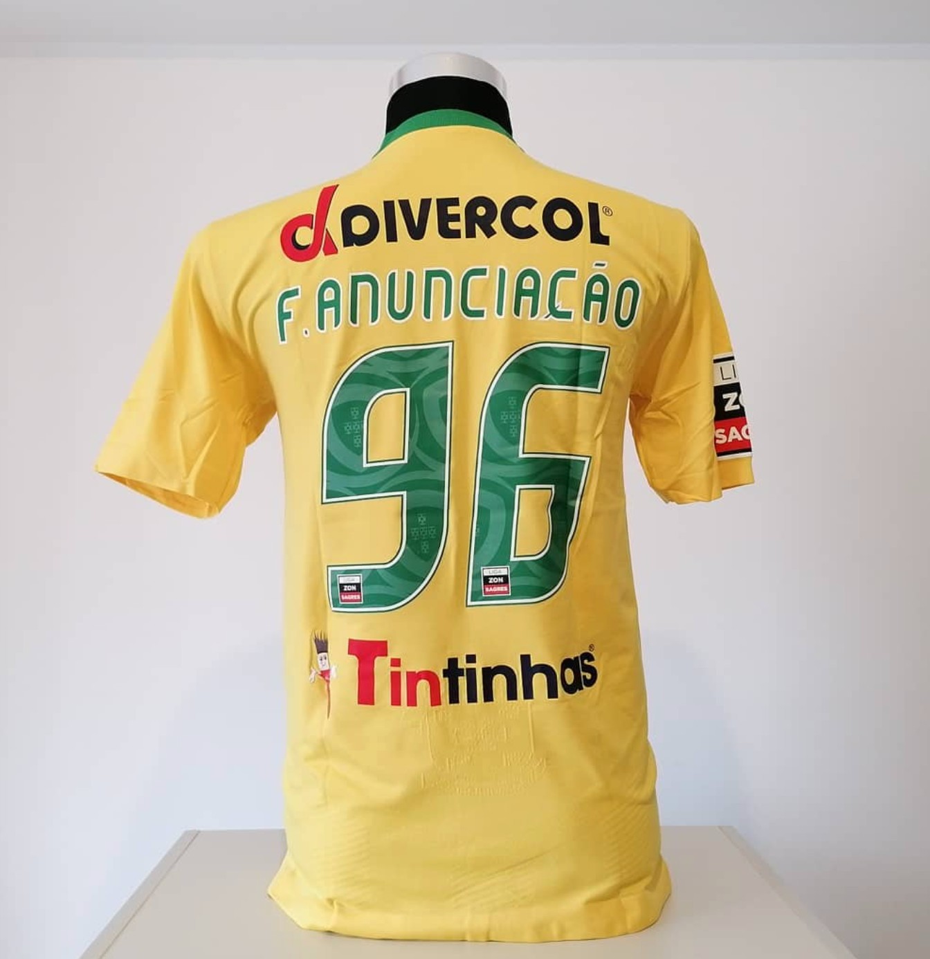 Paços de Ferreira 2010-11 Home Kit