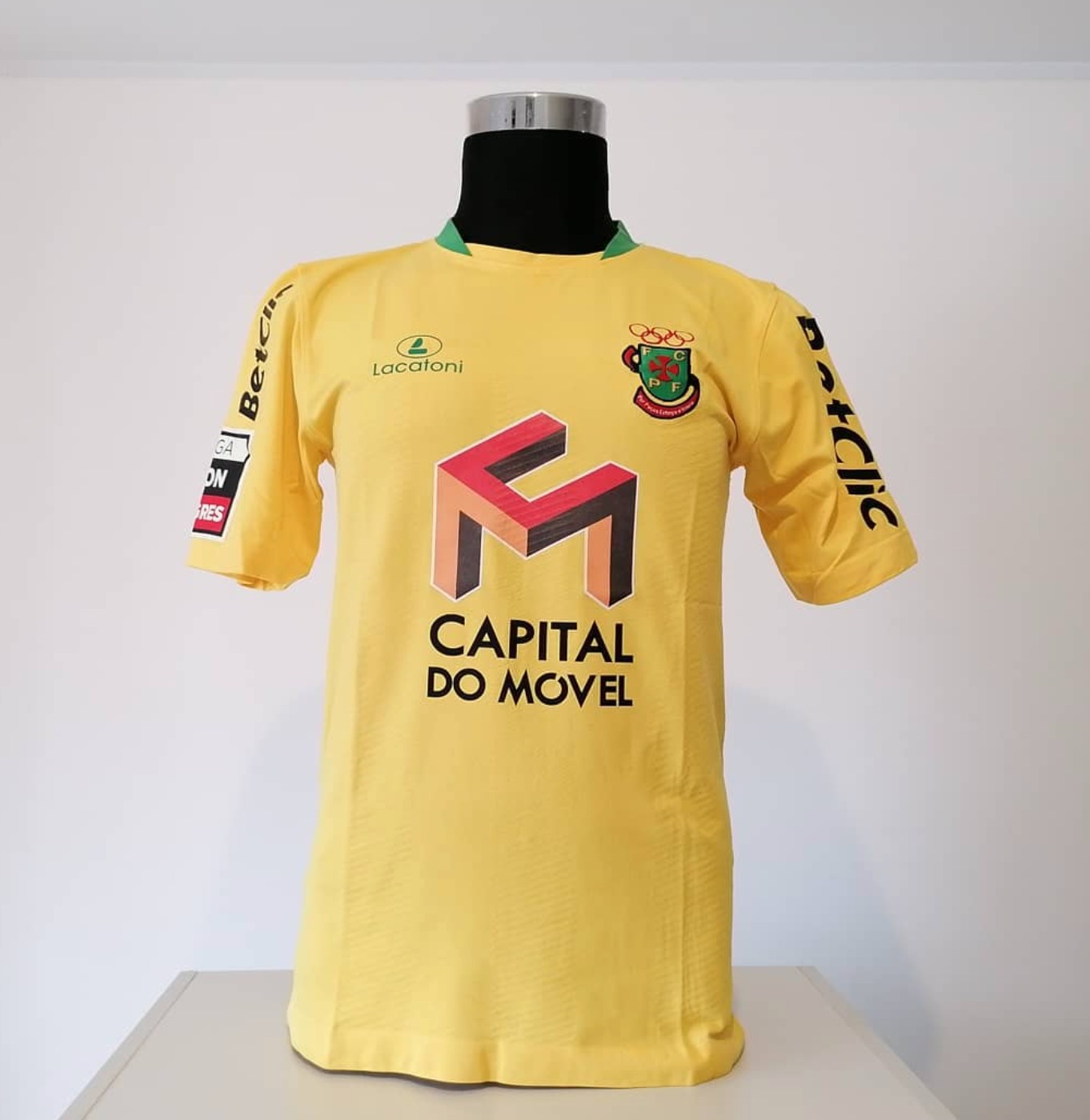 Paços de Ferreira 2010-11 Home Kit