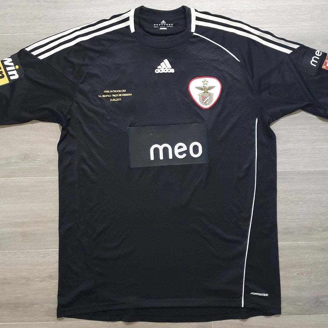 SL Benfica 2010-11 GK 2 Kit