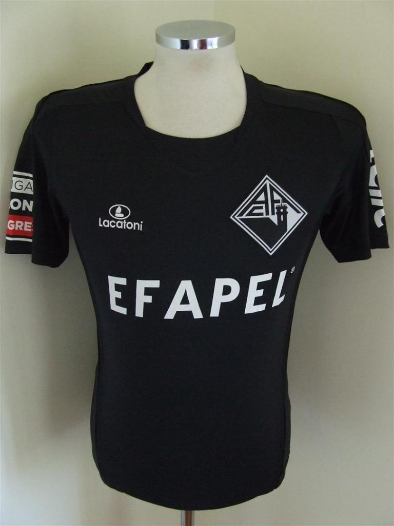 Académica de Coimbra 2010-11 Home Kit