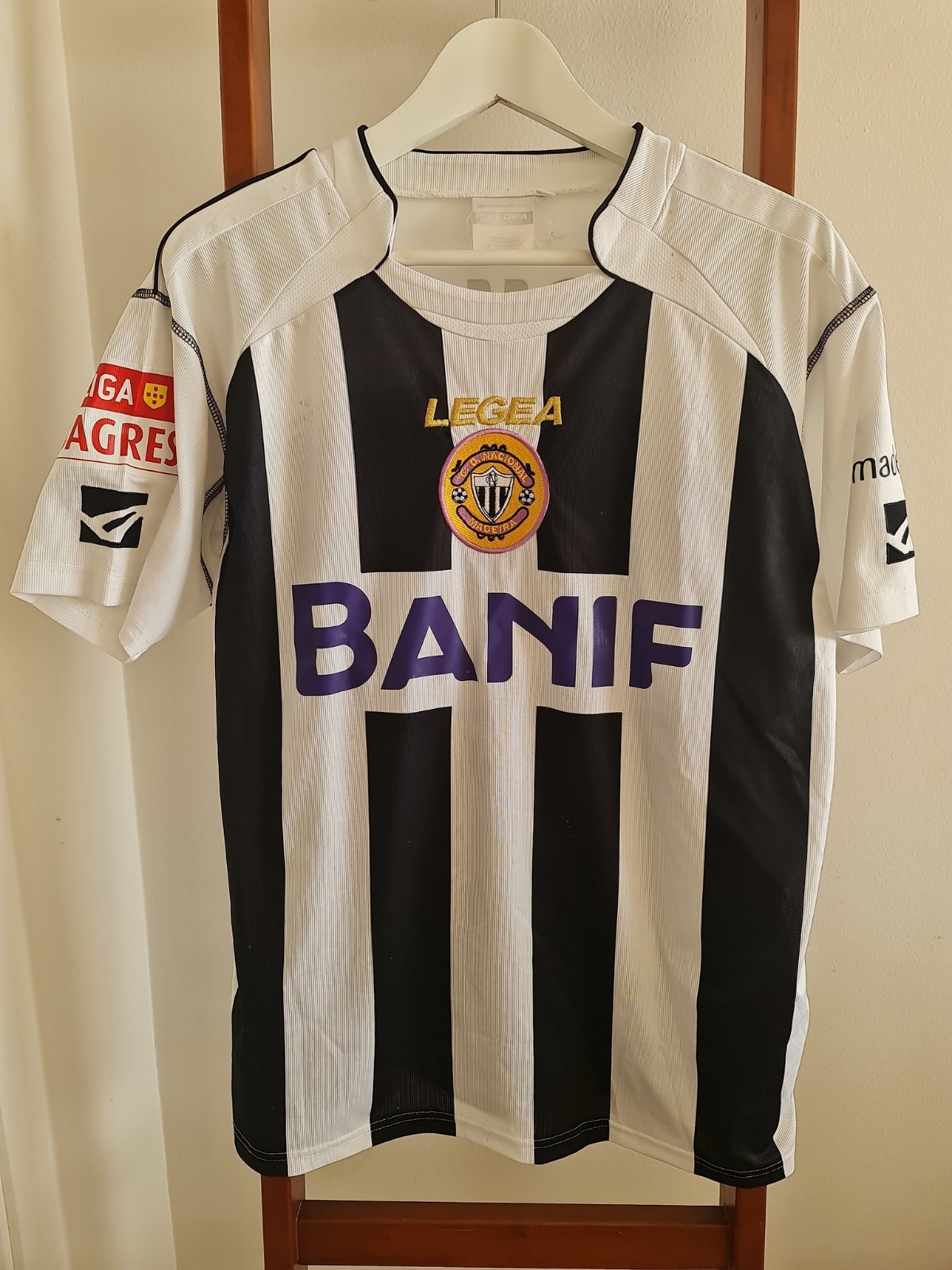 CD Nacional 2008-09 Home Kit