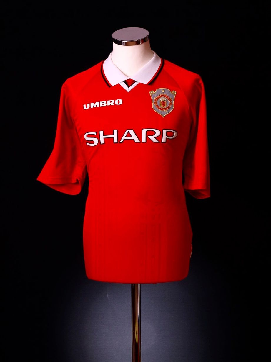Manchester United 1998-99 European Home Kit