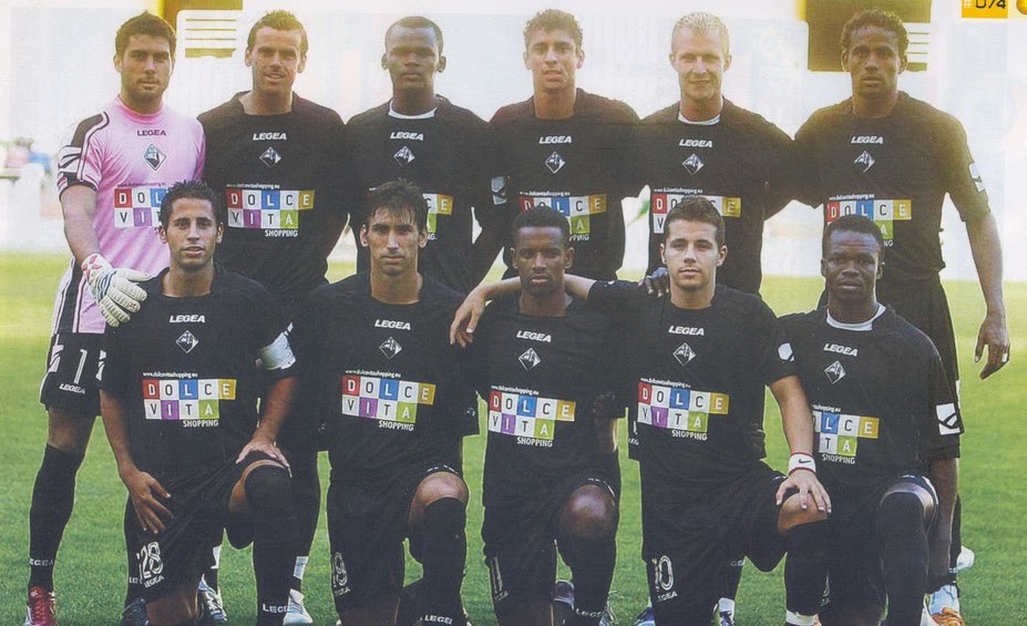 Académica de Coimbra 2008-09 Home Kit