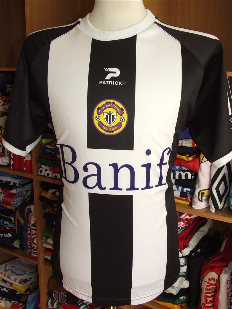 CD Nacional 2007-08 Home Kit