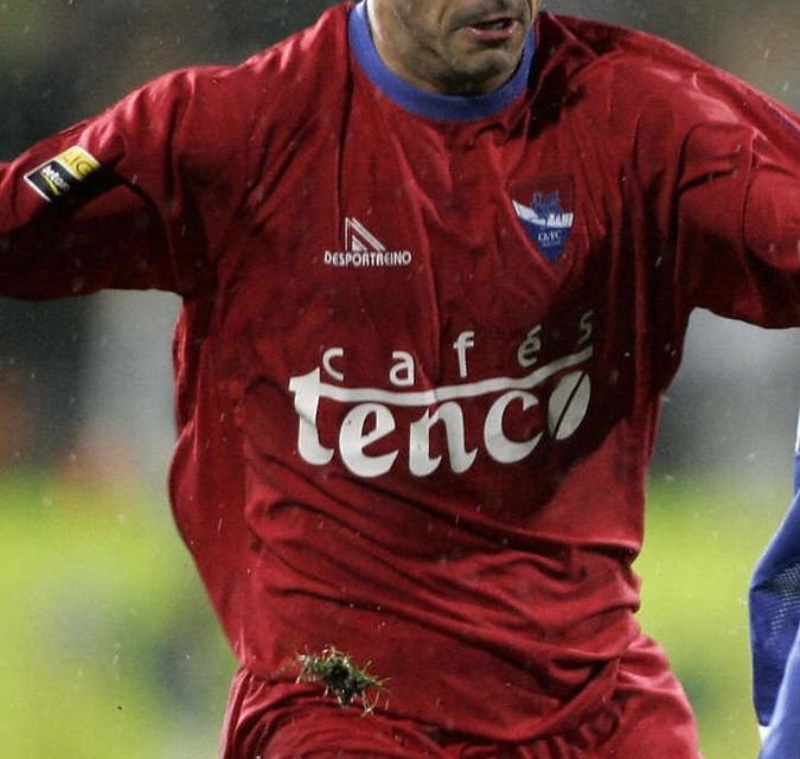 Gil Vicente 2005-06 Home Kit