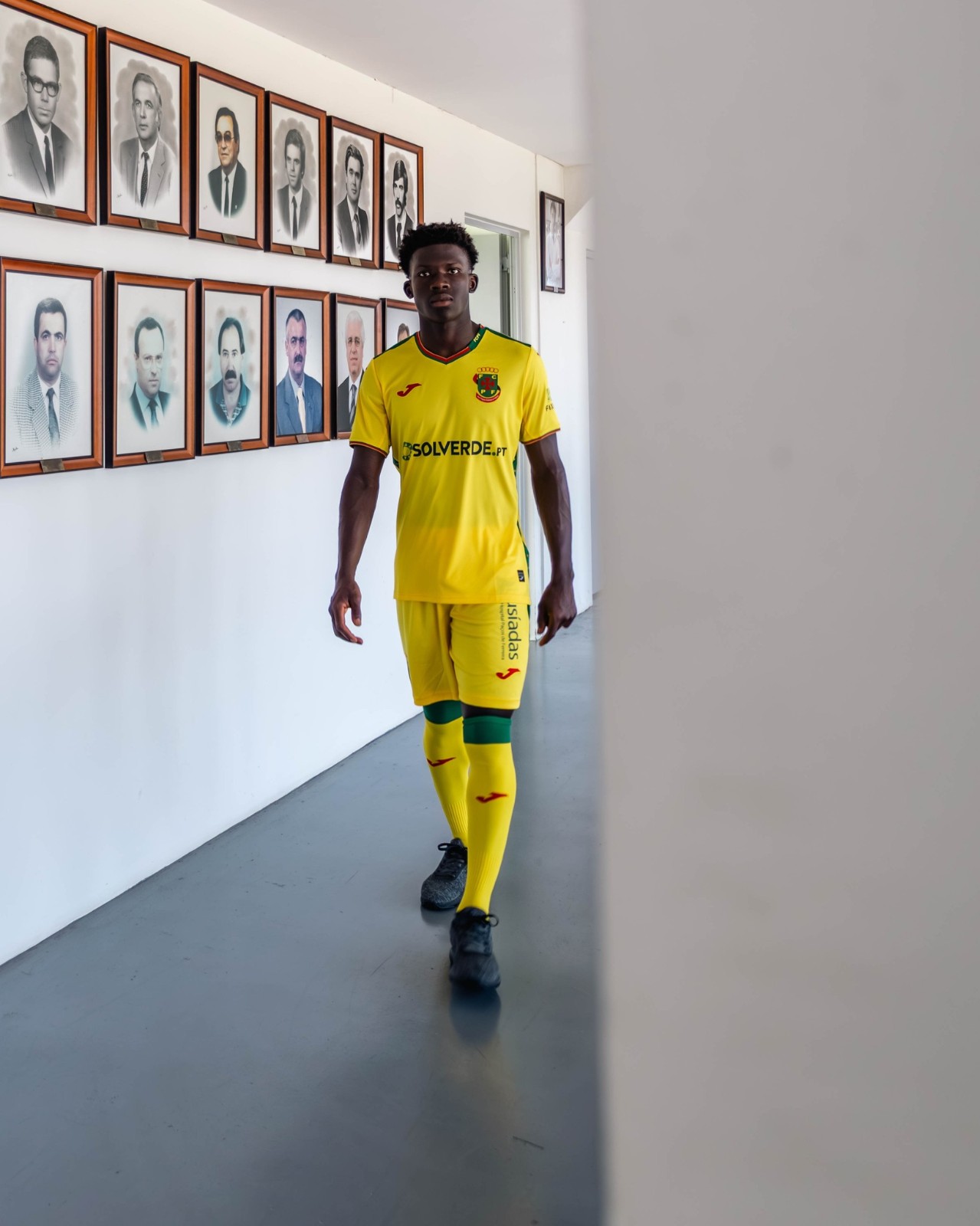 Paços de Ferreira 2025-26 Home Kit