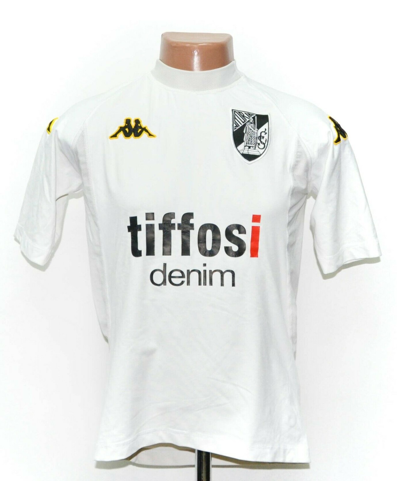 Vitória SC 2004-05 Home Kit