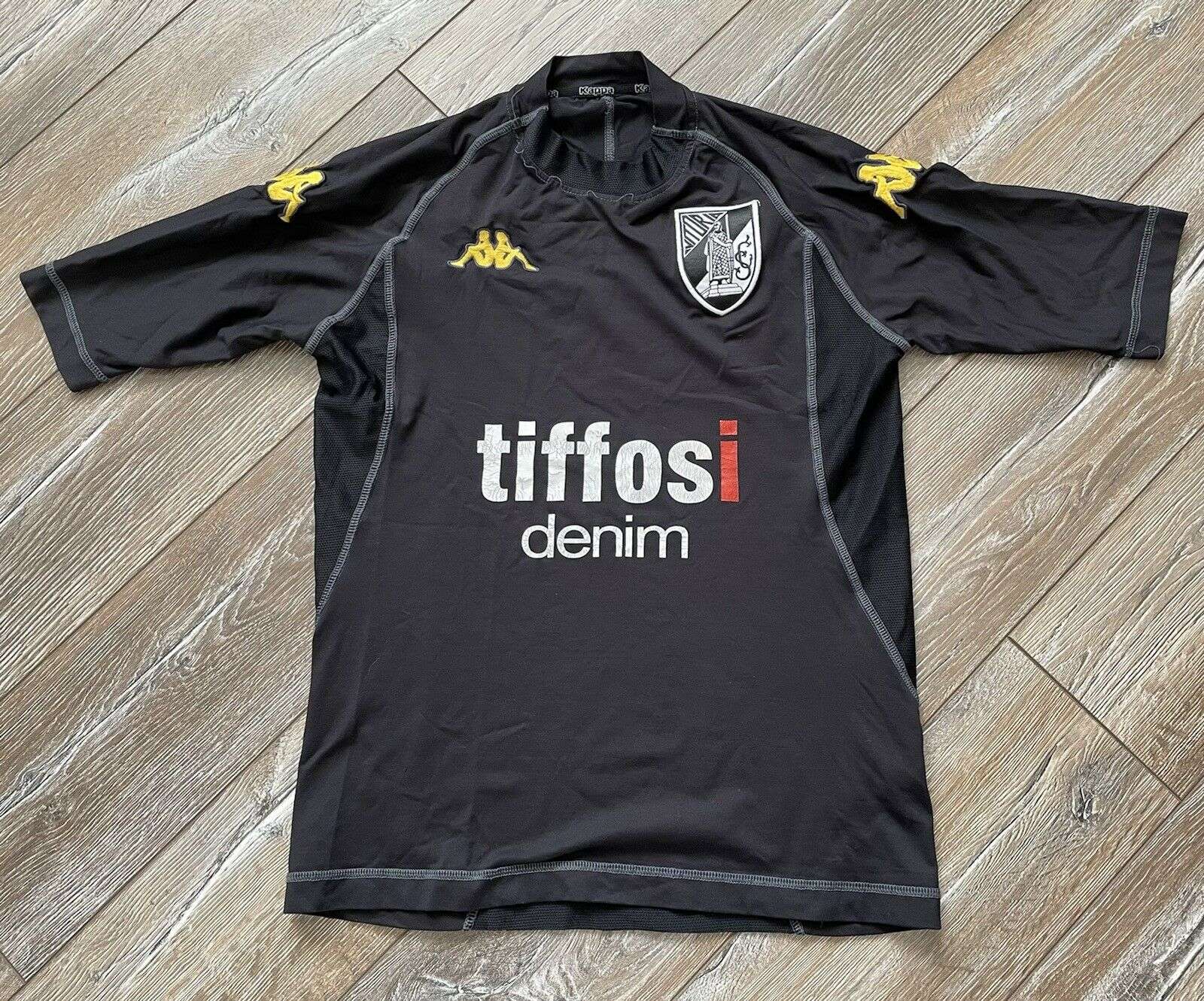 Vitória SC 2004-05 Away Kit