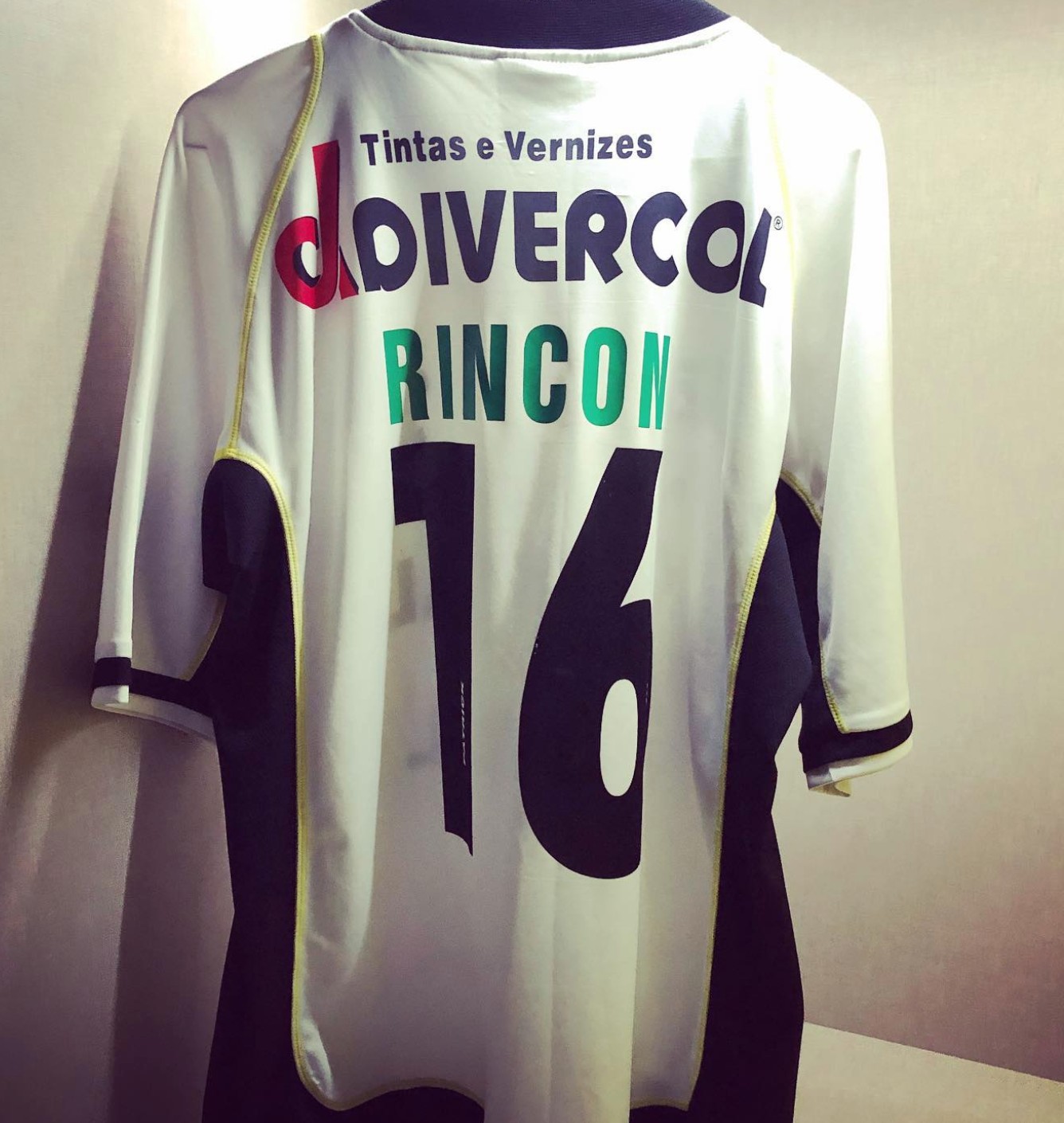 Paços de Ferreira 2004-05 Away Kit