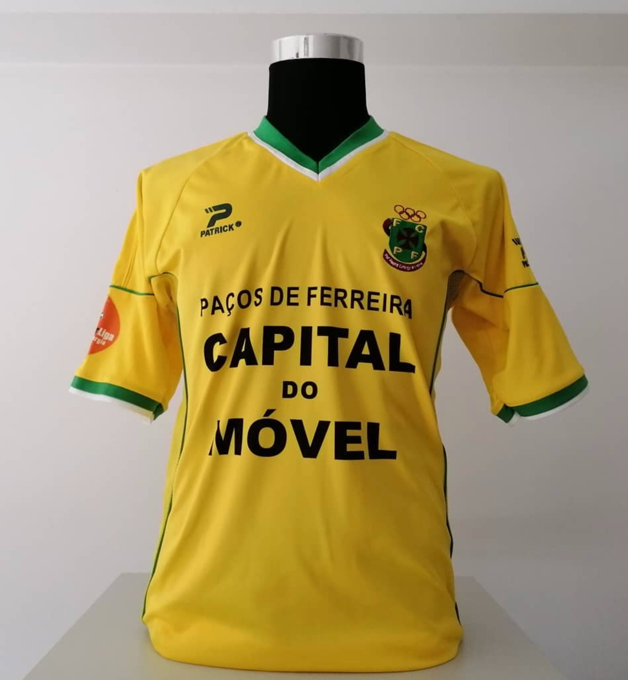 Paços de Ferreira 2003-04 Home Kit