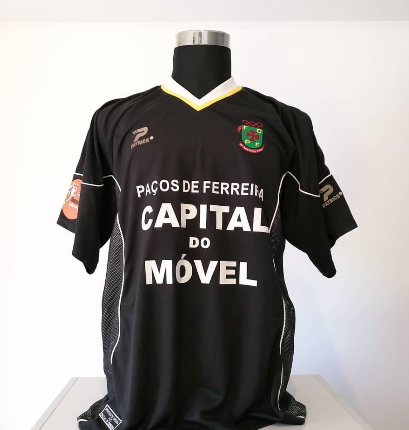 Paços de Ferreira 2003-04 GK Kit