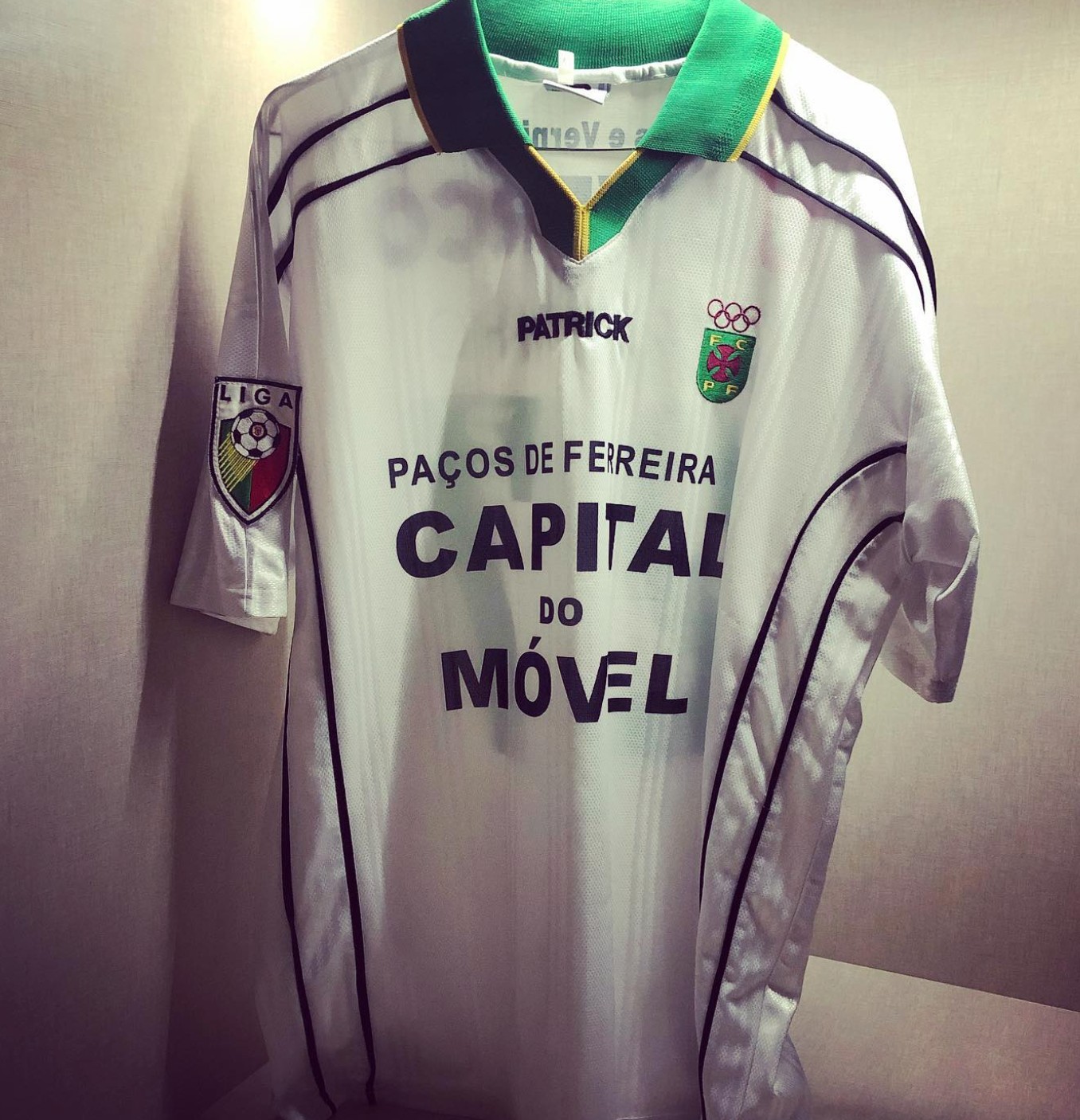 Paços de Ferreira 2002-03 Away Kit