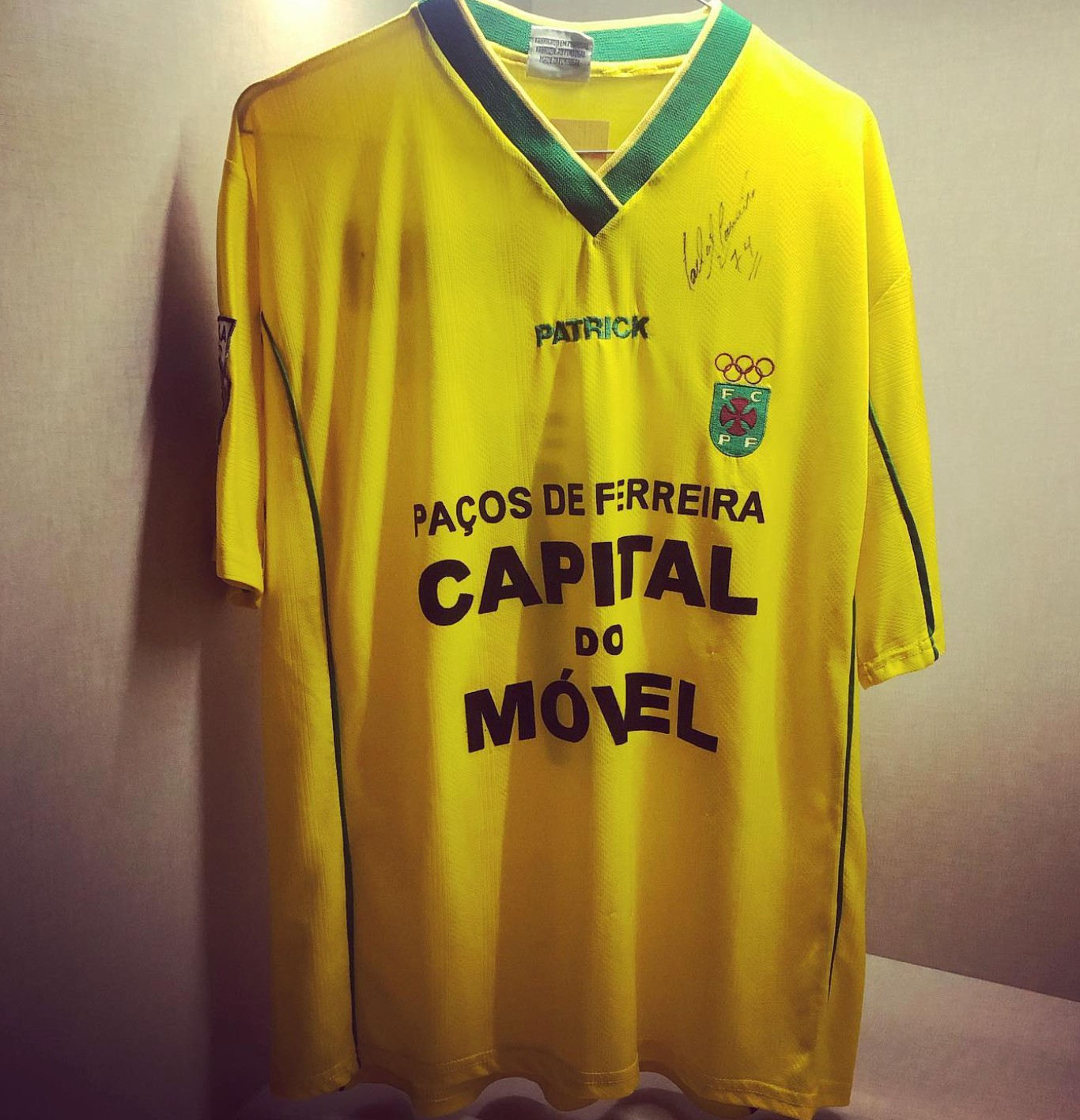 Paços de Ferreira 2001-02 Home Kit