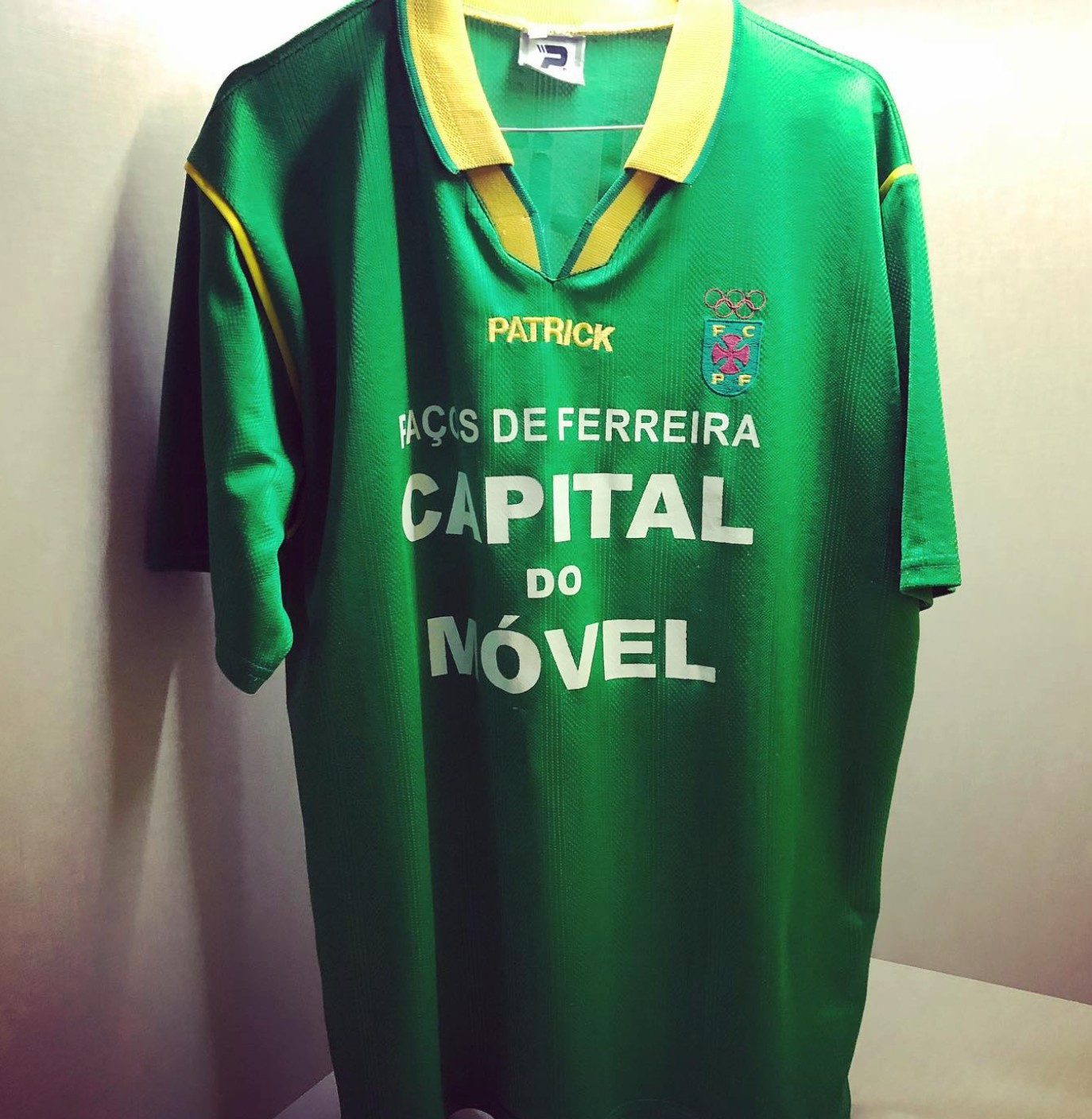 Paços de Ferreira 2000-01 Away Kit