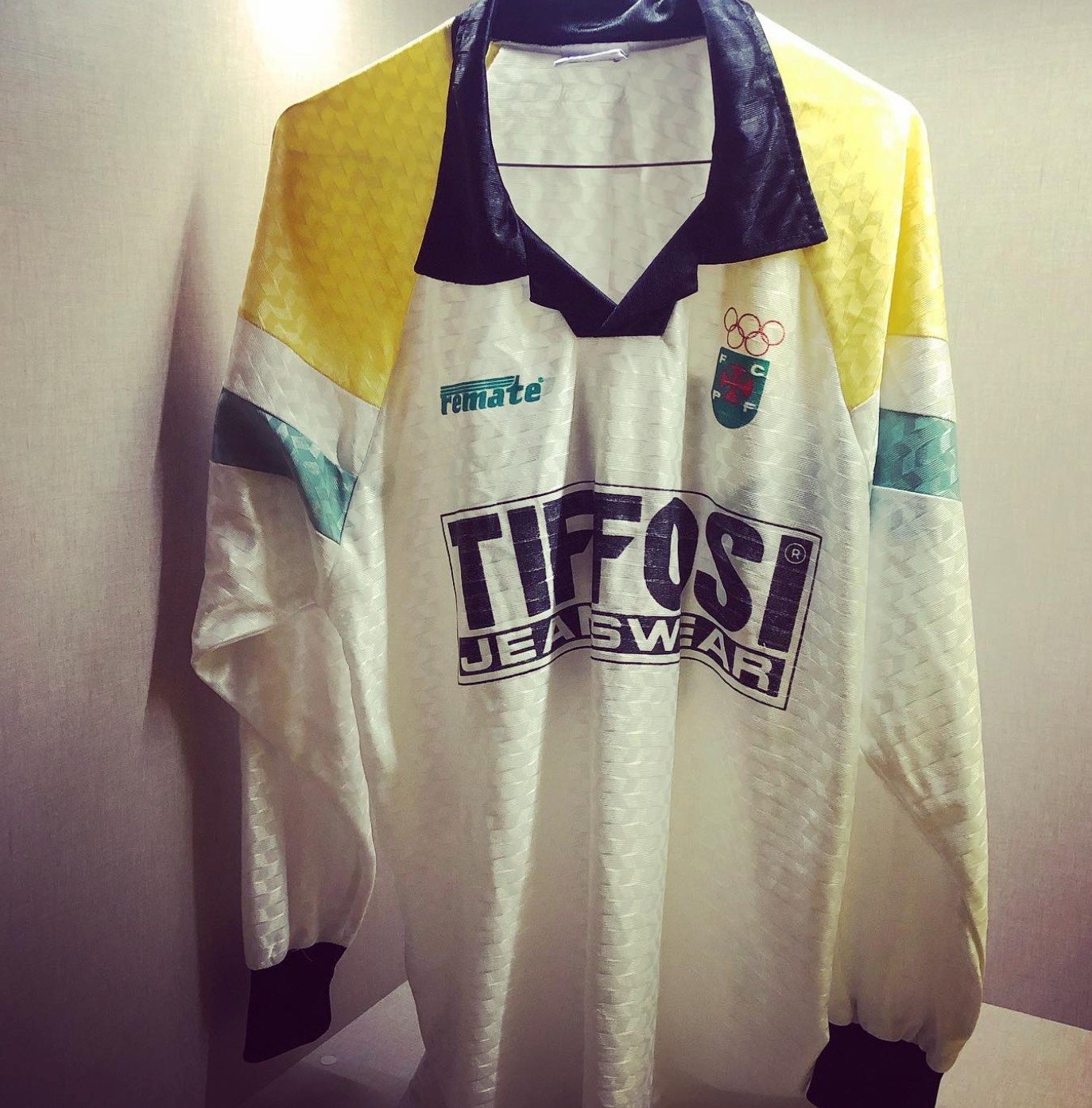 Paços de Ferreira 1993-94 Away Kit