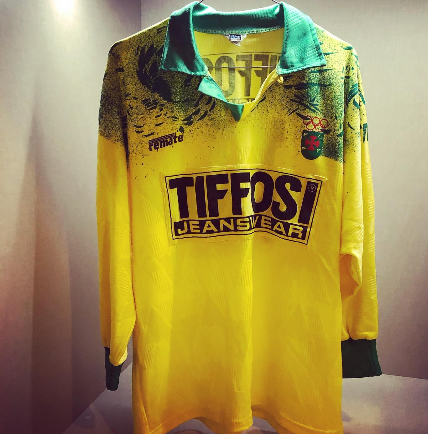 Paços de Ferreira 1993-94 Home 2 Kit