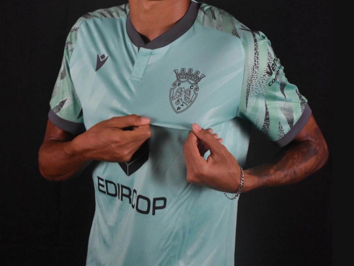 FC Penafiel 2023-24 Away Kit