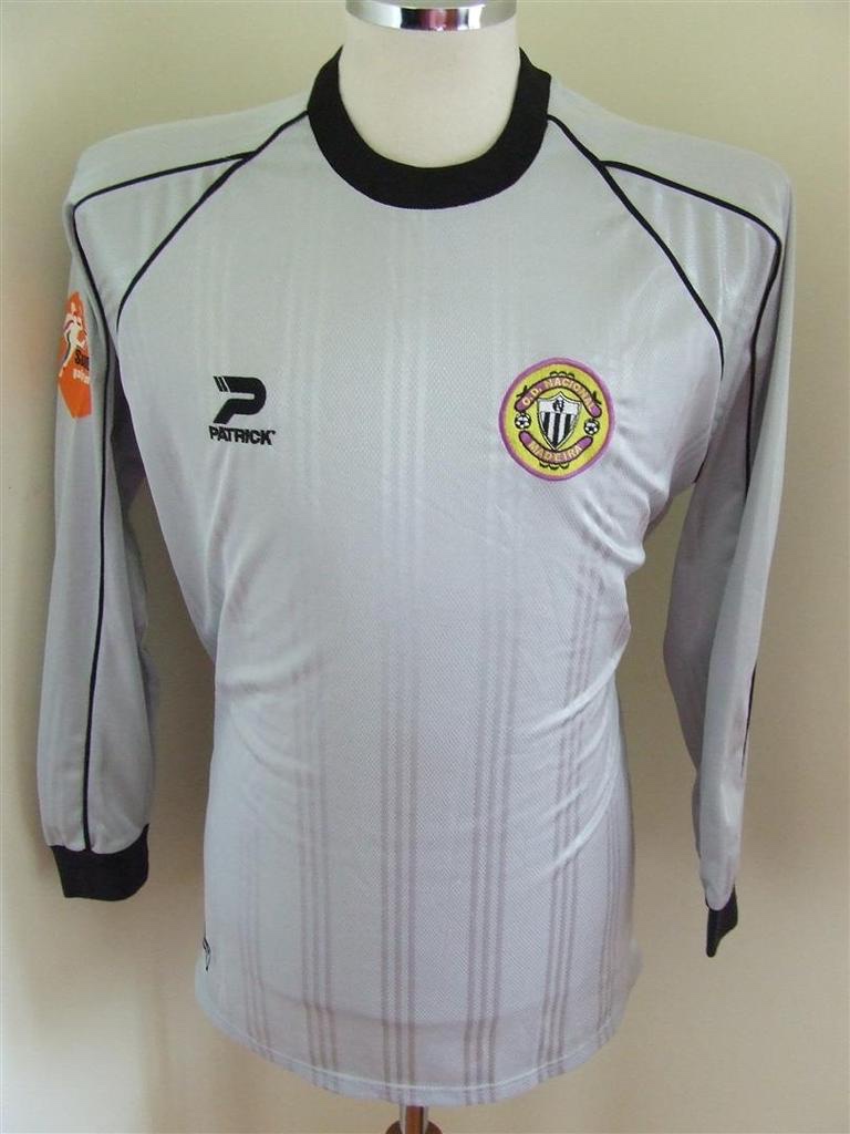 CD Nacional 2003-04 Away Kit