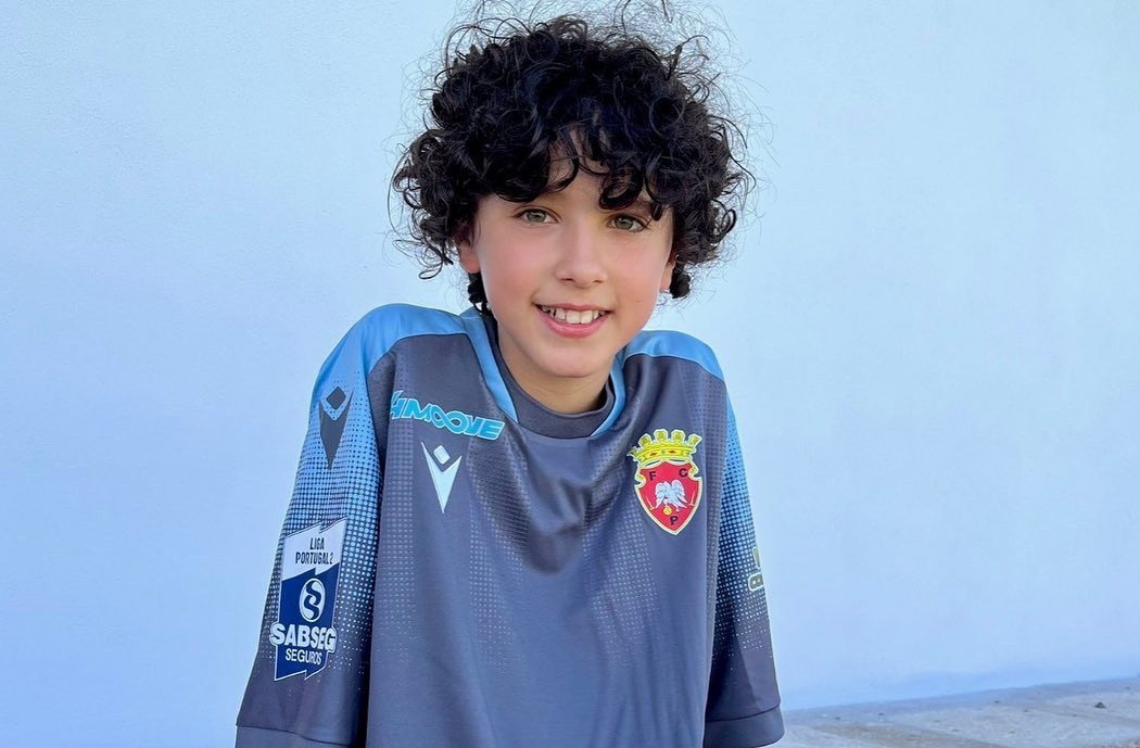 FC Penafiel 2022-23 GK 1 Kit