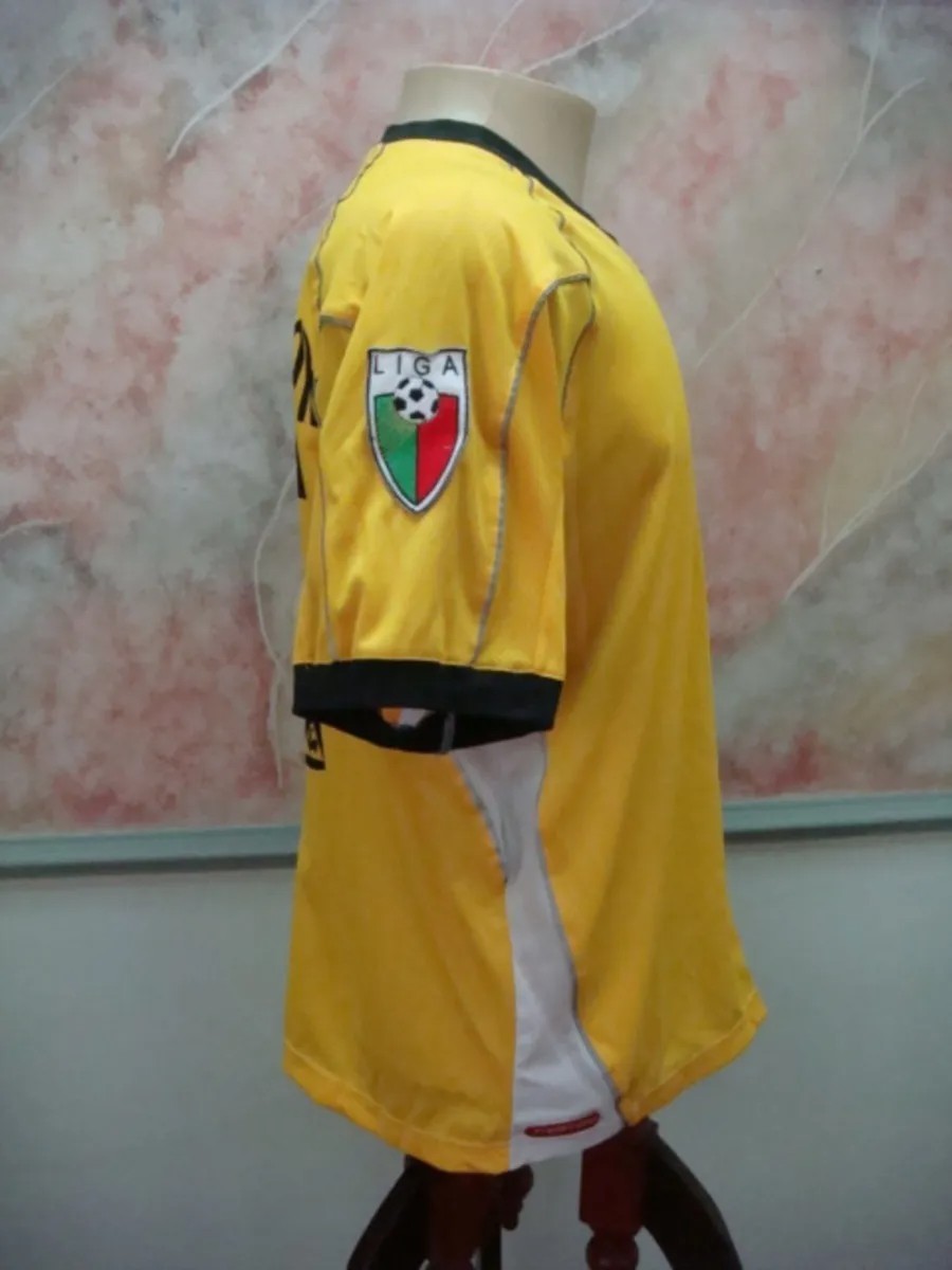 Vitória SC 2002-03 Third Kit