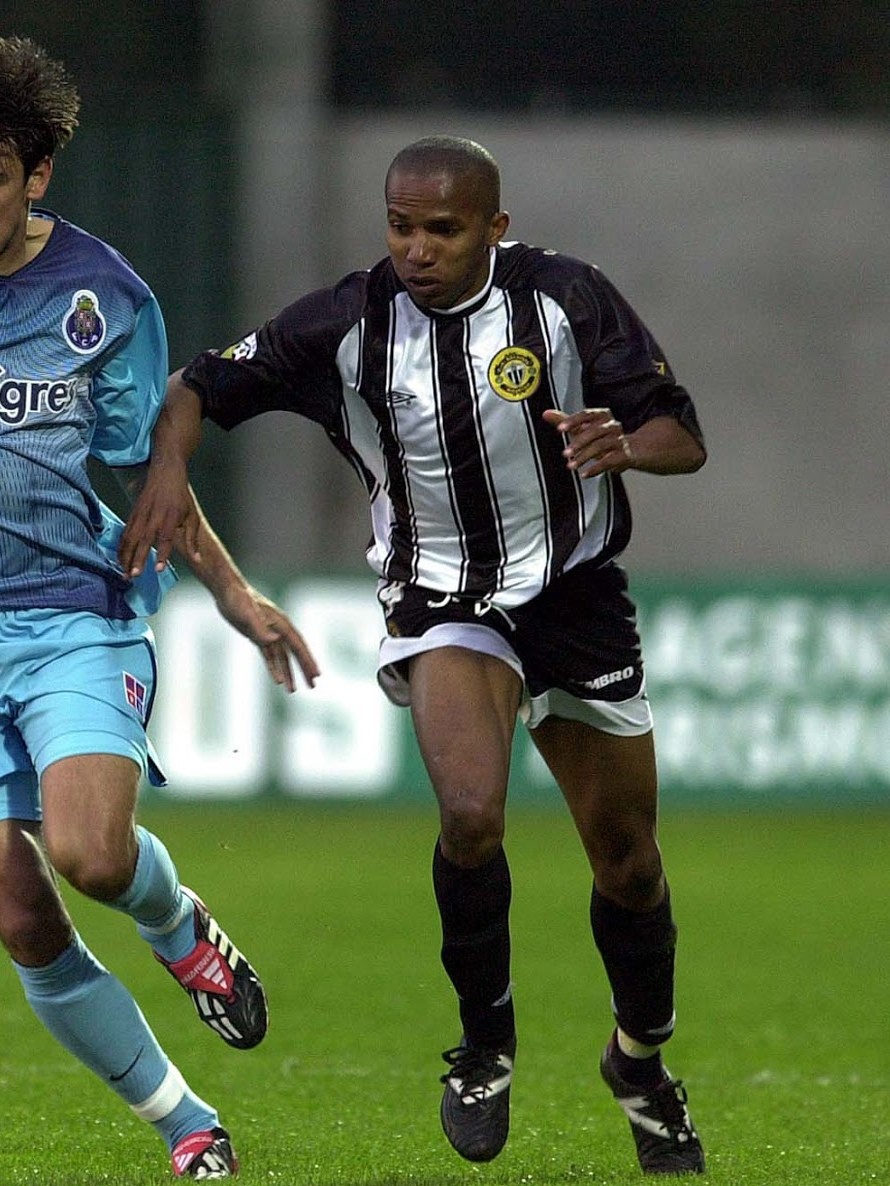 CD Nacional 2002-03 Home Kit