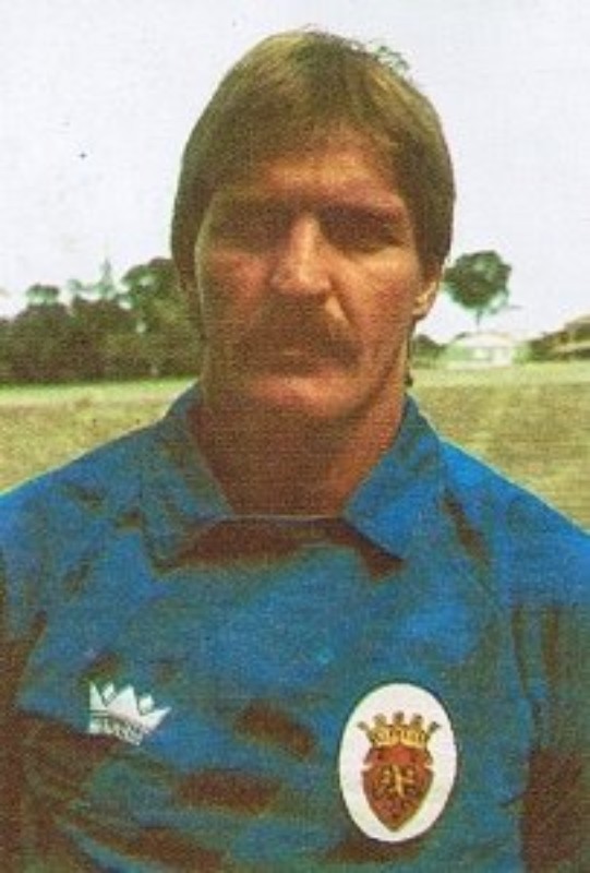 FC Penafiel 1987-88 GK 1 Kit