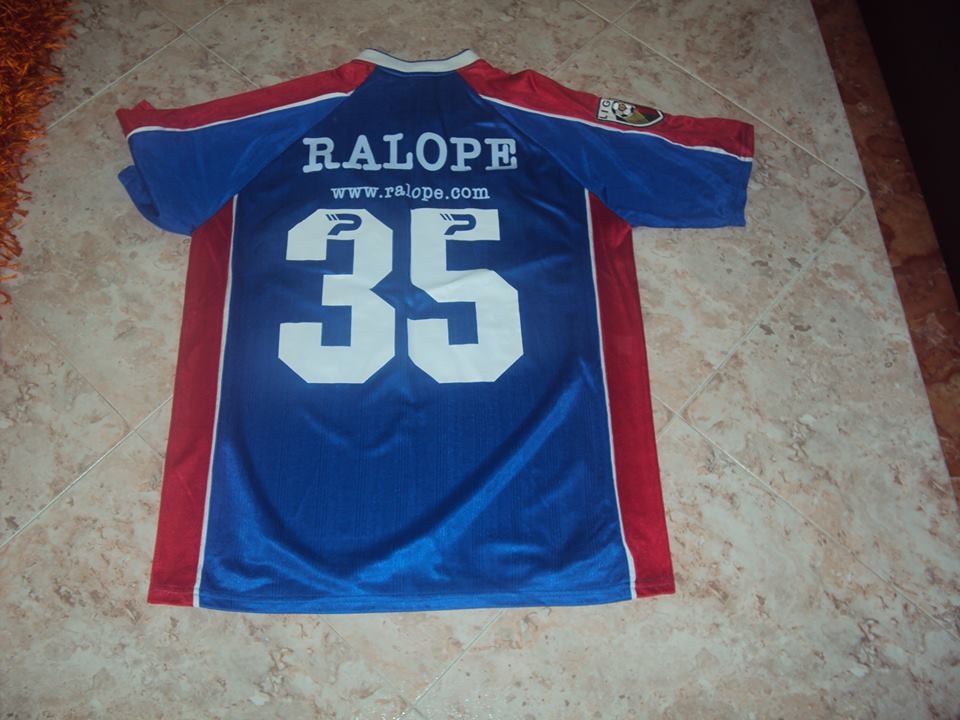 Gil Vicente 2001-02 Away Kit