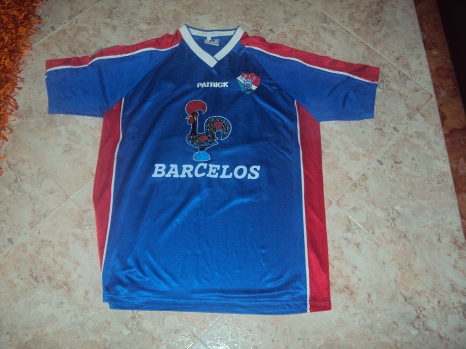 Gil Vicente 2001-02 Away Kit