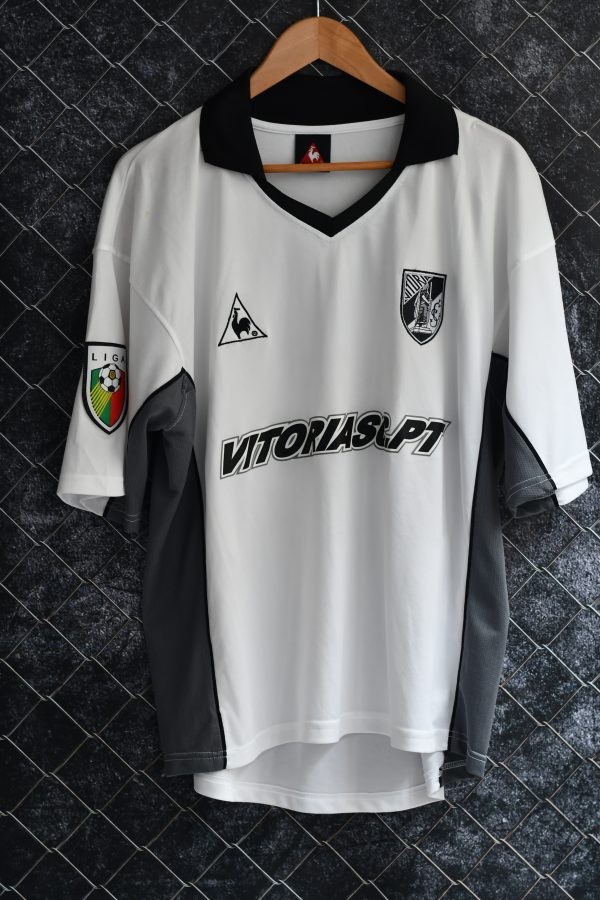 Vitória SC 2001-02 Home Kit