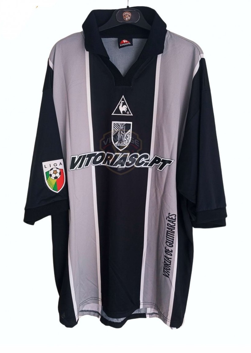 Vitória SC 2001-02 Away Kit