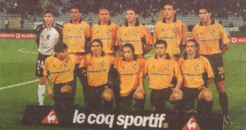 Vitória SC 2001-02 Third Kit