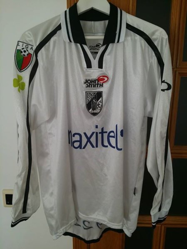 Vitória SC 2000-01 Home Kit