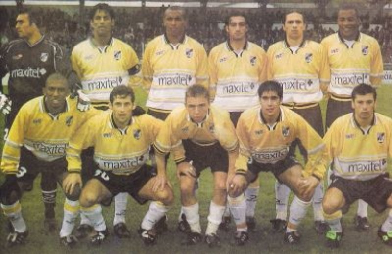 Vitória SC 2000-01 Third Kit