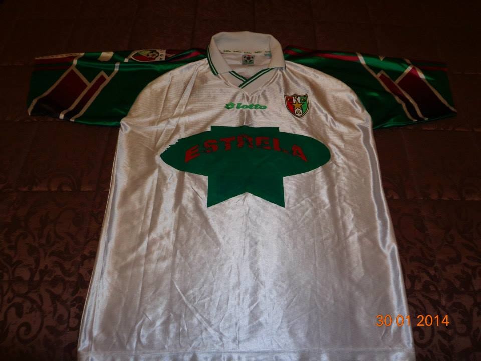 Estrela da Amadora 2000-01 Away Kit