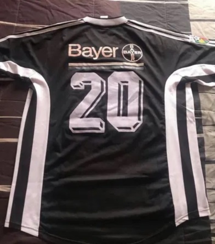 Vitória SC 1998-99 Away Kit