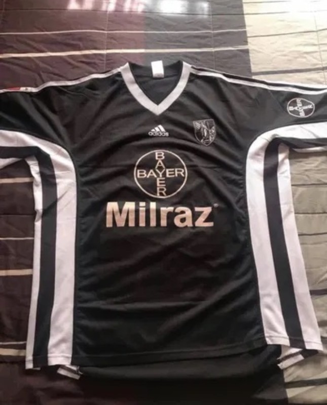 Vitória SC 1998-99 Away Kit